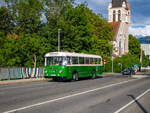 Leoben. Im Zuge der Langen Nacht der Forschung, wurde in der zweitgrößten Stadt der Steiermark ein Shuttleverkehr mit Oldtimer-Bussen eingerichtet. Wagen 65 ist hier kurz vor dem Hauptbahnhof zu sehen.