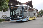 Ab Dezember 2025 werden die Linien 501-504 im Gro�raum Innsbruck mit elektrischen Bussen betrieben. Zu sehen ist ein MAN New Lions e-City von Ledermair (SZ-143 TV) als Linie 501 in Thaur. Aufgenommen 13.7.2026.