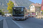 Iveco Crossway Low Entry ELEC von �tztaler (IM-OVG 58) mit Fahrradanh�nger als Linie 320 an der Hst.