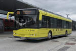 Solaris Urbino von Postbus (BD-14466) als Linie 185 am Bhf.