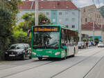 Graz. Zwei Monate vor Außerbetriebnahme der Grazer Stadtbuslinie 85, konnte ich Wagen 70 der Graz Linien auf dieser aufnehmen, hier in der Laudongasse.