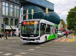 Graz. Am 22.09.2023 wurde das Projekt  move2zero  der öffentlichkeit präsentiert, bei welcher ein Wasserstoffbus von Hyundai und ein Batterieelektrischer Bus von MAN im Planeinsatz eingesetzt werden. Der MAN Lion's City 12E ist hier vor dem Kunsthaus zu sehen.