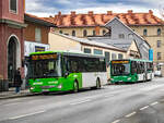 Graz. Wagen 5 von Matzer sowie Wagen 142 der Graz Linien, stehen hier am 12.02.2024 in der Haltestelle Karlauplatz.