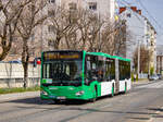 Graz. Wagen 195 der Graz Linien ist hier am 26.03.2024 als Linie E in der Laudongasse zu sehen.