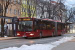Innsbruck: Bus Nr. 420 der Linie O kurz vor Umstellung auf Straßenbahn an der Hst. Terminal Marktplatz. Aufgenommen 24.1.2019.