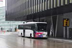 Innsbruck: Iveco-Irisbus Crossway von Postbus BD-15463 in der Lackierung des Salzburger Verkehrsverbundes am Busbahnhof.
