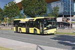 Solaris Urbino von Postbus (BD-14327) als Schienenersatzverkehr für die Karwendelbahn in Innsbruck, Olympiastraße. Aufgenommen 13.6.2020.