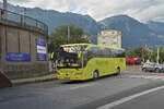 Mercedes-Benz Tourismo von Paznauntaler als Schienenersatzverkehr der Brennerbahn in Innsbruck bei der Zufahrt zum Frachtenbahnhof.