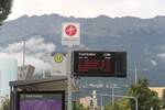 Haltestelle Tivoli Stadion Innsbruck, mit Zusatztafel f�r den Shuttle Festwochen der Alten Musik. Aufgenommen 20.8.2025.