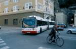 Wagen 276 am 19.07.2007 auf der Linie 4 am Herbert-von-Karajan-Platz. Schade, dass man es in Deutschland nicht schafft, diese umweltfreundlichen und leisen Busse zu betreiben.