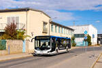 Schwechat. Ein MAN New Lions City von Dr. Richard f�hrt hier am 26.10.2026 die M�hringgasse entlang.