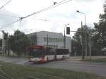 Mercedes O530G (191) als ein Ersatzbus für einzige Straßenbahnlinie in Częstochowa (Ersatzlinie T). Częstochowa, al. Niepodległości, 10.08.2011.
