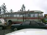 Bus unbekannten Typs auf einem Schrottplatz in der Nähe von Santana Madeira 11/2006