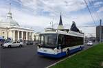 Russland / Bus Moskau / Bus Moscow: Oberleitungsbus Trolza-5265.00 “Megapolis”, aufgenommen im Juli 2015 im Stadtgebiet von Moskau. 