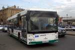 Russland / Bus Sankt Petersburg / Bus Saint Petersburg: MAZ-203 (Minski Awtomobilny Sawod), aufgenommen im Juli 2015 im Stadtgebiet von St.