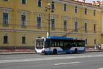 Russland / Bus Sankt Petersburg / Bus Saint Petersburg: Oberleitungsbus VMZ-5298.01 “Avangard” (Trans-Alfa), aufgenommen im Juli 2015 im Stadtgebiet von St.
