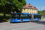 SCANIA Bus 7916, auf der Linie 178, fährt zur Haltestelle beim Schloss Drottingholm. Die Aufnahme stammt vom 01.06.2022.