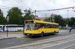 Serbien / Stadtbus Belgrad / City Bus Beograd: FAP A-537.2 - Wagen 126 der GSP Belgrad, aufgenommen im Juni 2018 an der Haltestelle  Ekonomski fakultet  in Belgrad.