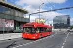Serbien / Stadtbus Belgrad / City Bus Beograd: Oberleitungsbus BKM (Belkommunmash) AKSM-321 - Wagen 2060 der GSP Belgrad, aufgenommen im Juni 2018 am Slavija-Platz (Trg Slavija) in Belgrad.