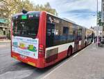 Mercedes-Benz Citaro O 530 G, Baujahr 2011, Wagen 818, Firma Masatusa, bedient die Haltestelle Antiguo Asilo im Einsatz auf der Linie 3 in Alicante am 31.10.2023.