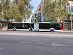 Neuer MAN Lion's City 19C, Baujahr 2023, Wagen 842, Firma Masatusa, im Einsatz auf der Linie 3, verlässt die Haltestelle Antiguo Asilo in Alicante am 31.10.2023.