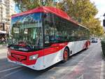 Castrosua Magnus H LE 13 Hybrid (Scania K360H B4x2LI), Avanza Benidorm 9166, unterwegs in der Avenida del Mediterraneo in Benidorm als Linie 50 am 29.09.2026.