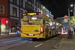 In der Nacht vom 7. zum 8. Oktober 2023 fand in ganz Österreich die Lange Nacht der Museen statt. Zu diesem Zweck wurden örtlich Shuttlebusse eingerichtet, hier ein Mercedes-Benz Citaro 2. Generation der Innsbrucker Verkehrsbetriebe (Bus Nr. 435) in Innsbruck, Museumstraße. Aufgenommen 7.10.2023.