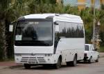 Shuttle Bus stand am 22.04.2014 vor dem Liberty Hotels in Antalya-Lara.