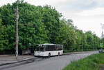 Volvo 8700LE-Bus BO 6948 ET auf der Linie 16 in Ternopil. Die Linie gehört zu ATK Etalon. 12. Mai 2025, Myru-Straße.
