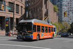 New Flyer Trolleybus E40LFR 2108, auf der Linie 17, unterwegs in Vancouver.