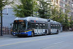 New Flyer Trolleybus E60LFR 2512, auf der Linie 10, unterwegs in Vancouver.