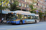 New Flyer Trolleybus E40LFR 2171, auf der Linie 4, unterwegs in Vancouver. Die Aufnahme stammt vom 06.08.2019.