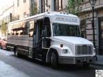 Mittellanger Bus auf Freightliner Fahrgestell des amerikanischen Busunternehmens  American Luxury Limousine .