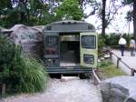 Ein alter Amerikanischer Bus im Gelsenkirchener Zoo am 21.