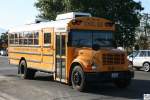 AmTran School-Bus auf International 3800 Chassis  Kern County Superintendent of Schools . Aufgenommen am 26. September 2011 in Tehachapi, Kalifornien.