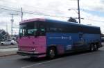 Stadtrundfahrten-Bus (Sightseeing-Bus) MC-9 des Herstellers Motor Coach Industries (MCI), aufgenommen im September 2014 in der Innenstadt vom Halifax (Nova Scotia, Kanada).