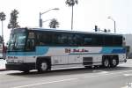 MCI D-Serie RS Bus Line # 4727 aufgenommen am 29. September 2011 in Santa Monica, Kalifornien.