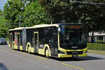 MAN Lions City Hybrid 78 der AAGL, auf der Linie 81, fährt zur Haltestelle beim Hammermann am Aeschenplatz. Die Aufnahme stammt vom 20.05.2022.