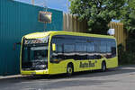 Mercedes eCitaro 31 der AAGL, auf der Linie 72, f�hrt am 17.06.2026 durch die Bahnhofstrasse Richtung Haltestelle Liebr�ti.