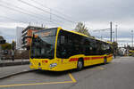Mercedes Citaro 83 der BLT, auf der Linie 60, fährt am 01.11.2025 zur Haltestelle Bottmingen.