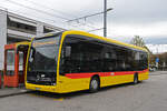 Mercedes eCitaro 1015, auf der Linie 47, wartet am 01.11.2025 an der Endstation in Bottmingen.