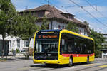 Mercedes eCitaro 1028 der BLT, auf der Linie 64, f�hrt am 06.07.2026 durch die Hauptstrasse in Reinach zur Haltestelle Reinach Dorf.
