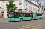 MAN Bus 753 auf der Linie 34 fährt zur Haltestelle am Wettsteinplatz.