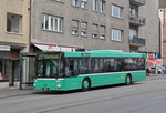 MAN Bus 828, auf der Linie 33, bedient die Haltestelle Universitätsspital.