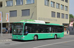 Mercedes Citaro 810, auf der Linie 34, bedient die Haltestelle am Kronenplatz in Binningen. Die Aufnahme stammt vom 12.07.2015.