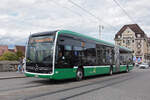 Mercedes eCitaro 7127, auf der Linie 34, überquert am 13.09.2025 die Mittlere Rheinbrücke. Aufnahme Basel.