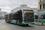 Mercedes eCitaro 7121, auf der Linie 30, fährt am 08.12.2025 zur Endstation am Bahnhof SBB. Aufnahme Basel.