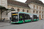 Mercedes eCitaro 7111, auf der Linie 30, wartet am 23.02.2026 an der Endstation am Bahnhof SBB. Aufnahme Basel.