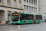 Mercedes Citaro 7050, auf der Linie 50, fährt am 08.12.2025 durch die Centralbahnstrasse Richtung Haltestelle Steinenschanze.