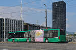 Mercedes Citaro 7010, auf der Umfahrungsroute der Linie 14 bei einem Fussballspiel, überquert am 16.08.2025 die Münchensteinerbrücke. Aufnahme Basel.